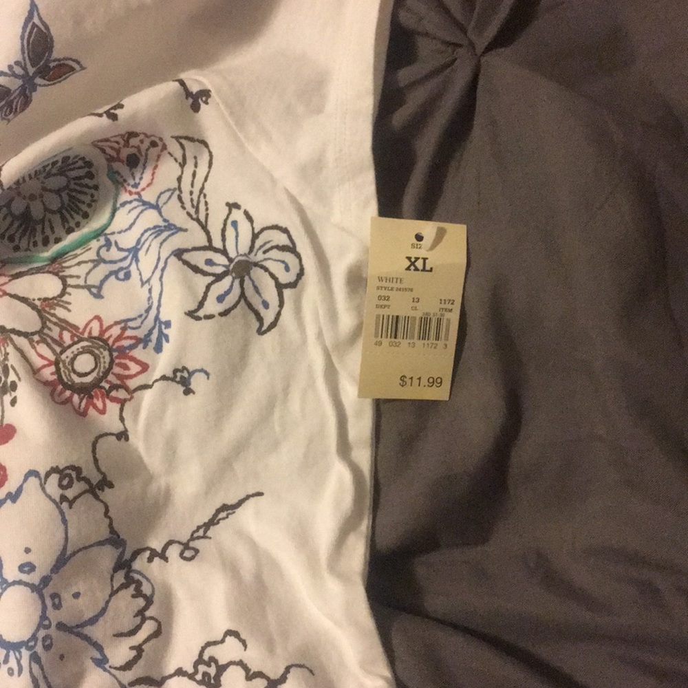 Tee - Picture 4 of 4